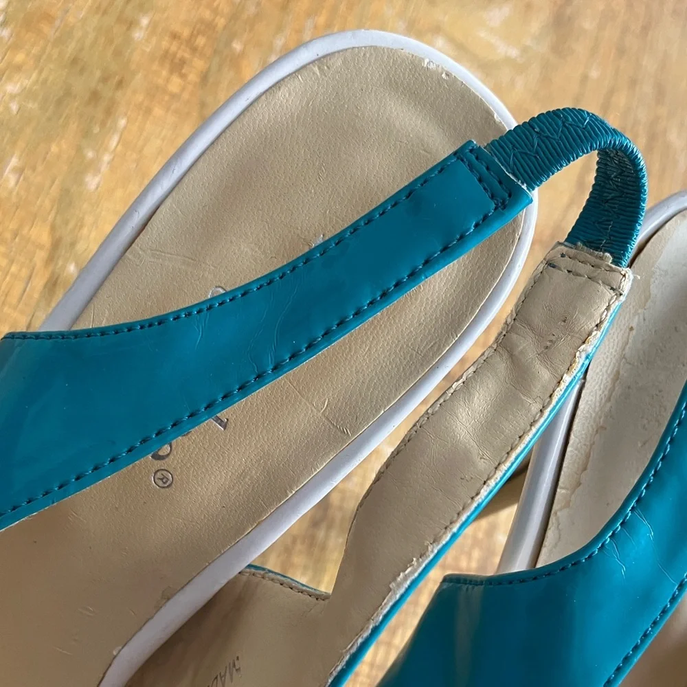 Nicole Lee Vibrant Blue Peep-Toe Heels - Picture 2 of 6